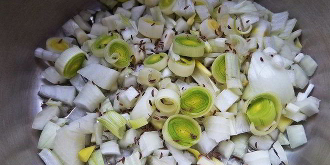 Рецепт рулька с разной капустой и грибами