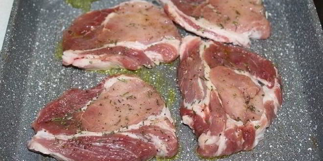 Рецепт свинина с соусом из голубого сыра