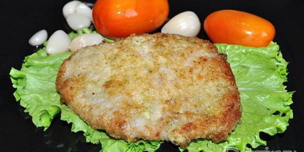 Как приготовить свиные отбивные в пикантном маринаде