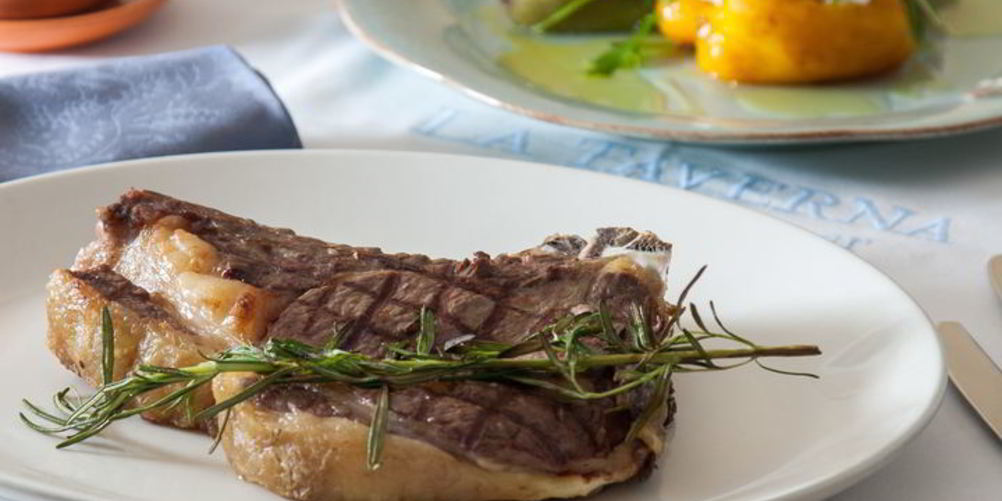 Как приготовить телятина на кости с печеными овощами