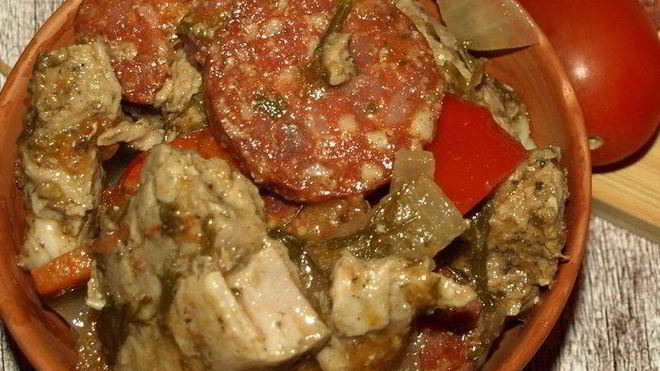 Рецепт Телятина, томленная с чоризо и овощами