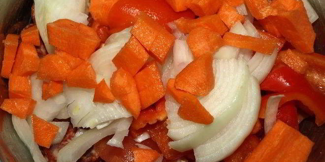 Рецепт телятина, томленная с чоризо и овощами