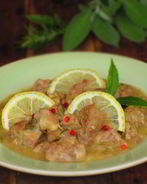 Томленая телятина с розовым перцем