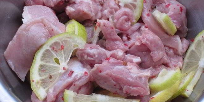 Рецепт томленая телятина с розовым перцем