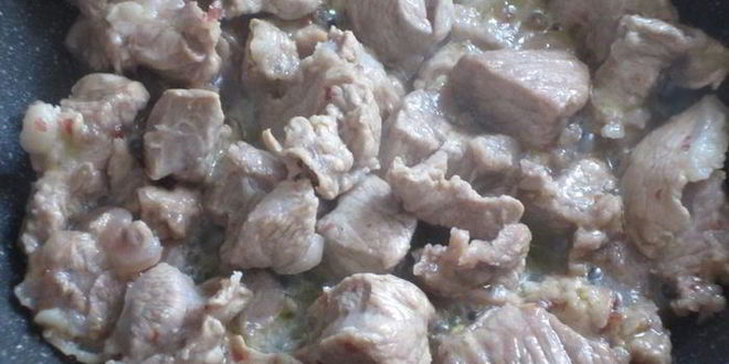 Рецепт томленая телятина с розовым перцем