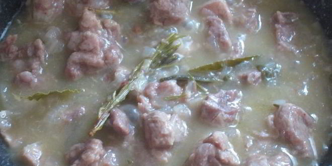 Рецепт томленая телятина с розовым перцем