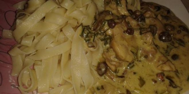 Рецепт цыпленок в горшочке с грибами