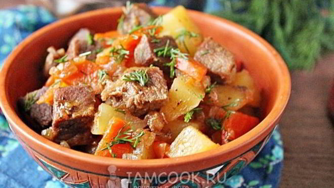 Рецепт Тушеная говядина с картошкой в духовке