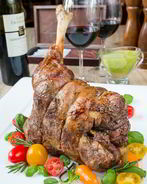 Запеченная баранья нога с розмарином