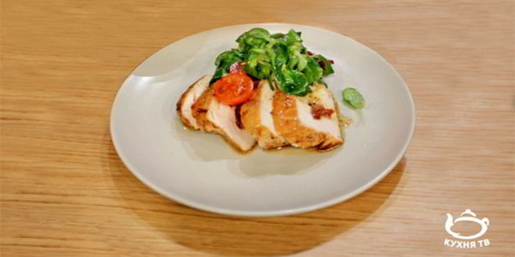 Как приготовить запеченная куриная грудка, фаршированная вялеными томатами и моцареллой