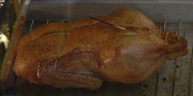 Рецепт запеченная утка, фаршированная диким рисом и яблоками