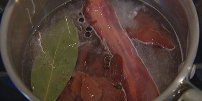 Рецепт запеченная утка, фаршированная диким рисом и яблоками