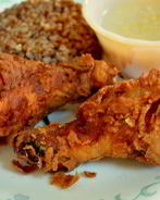 Жареные хрустящие куриные окорочка