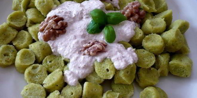 Рецепт ньокки с базиликом под соусом из грецкого ореха
