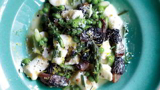 Рецепт Ньокки со сморчками в соусе из голубого сыра