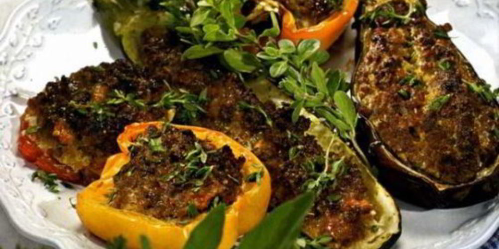 Как приготовить фаршированные мясом и сыром овощи