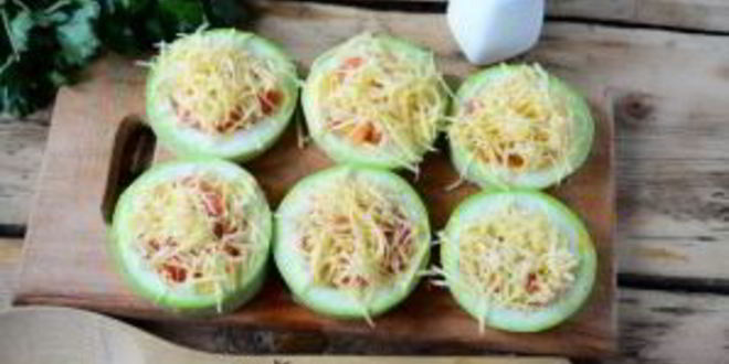 Рецепт кабачки, фаршированные помидорами и сыром