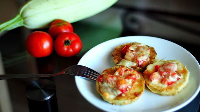 Рецепт Кабачки, запеченные с чесноком и помидорами