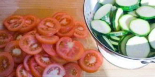 Рецепт кабачки, запеченные с чесноком и помидорами