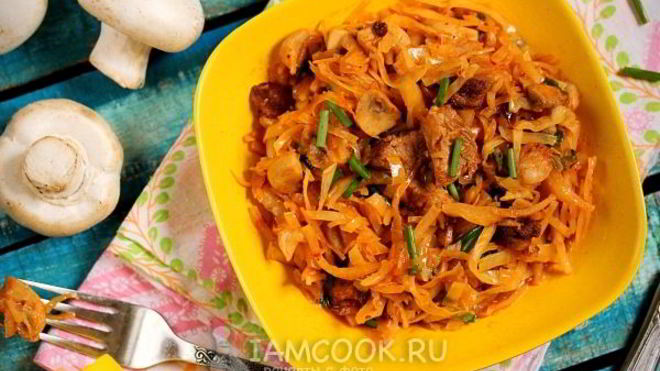 Рецепт Капуста с мясом и грибами в мультиварке