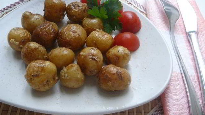 Рецепт Картофель запеченный в чесночке