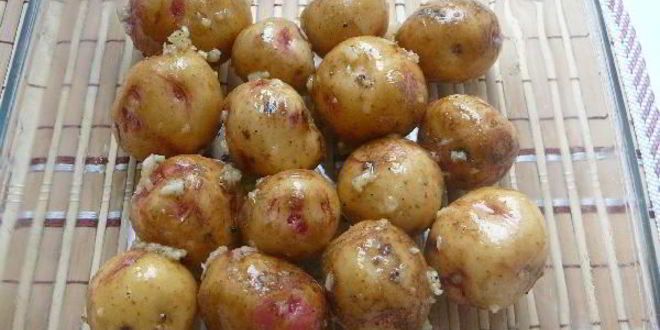 Рецепт картофель запеченный в чесночке