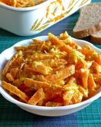 Морковь тушеная с луком и сметаной