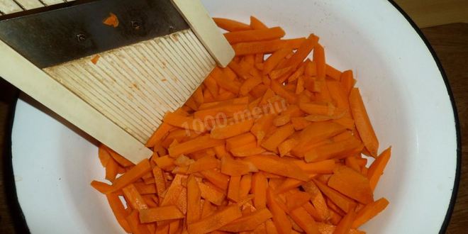 Рецепт морковь тушеная с луком и сметаной