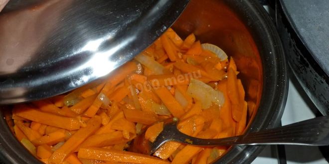 Рецепт морковь тушеная с луком и сметаной