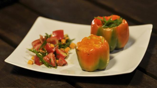 Рецепт Перцы, фаршированные копченым окунем