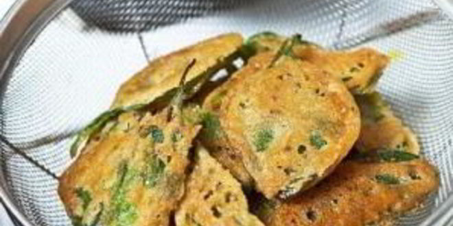 Рецепт шпината в кляре с соусома чатней