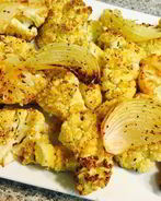 Цветная капуста, запеченная с луком