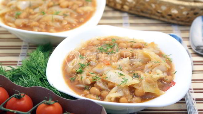 Рецепт Тушеная капуста с фасолью