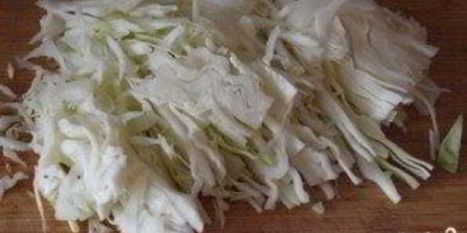 Рецепт тушеная капуста с колбасками