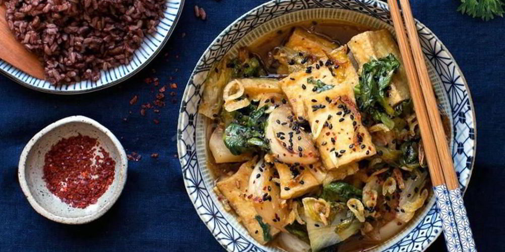 Как приготовить тушеный тофу с эскаролом