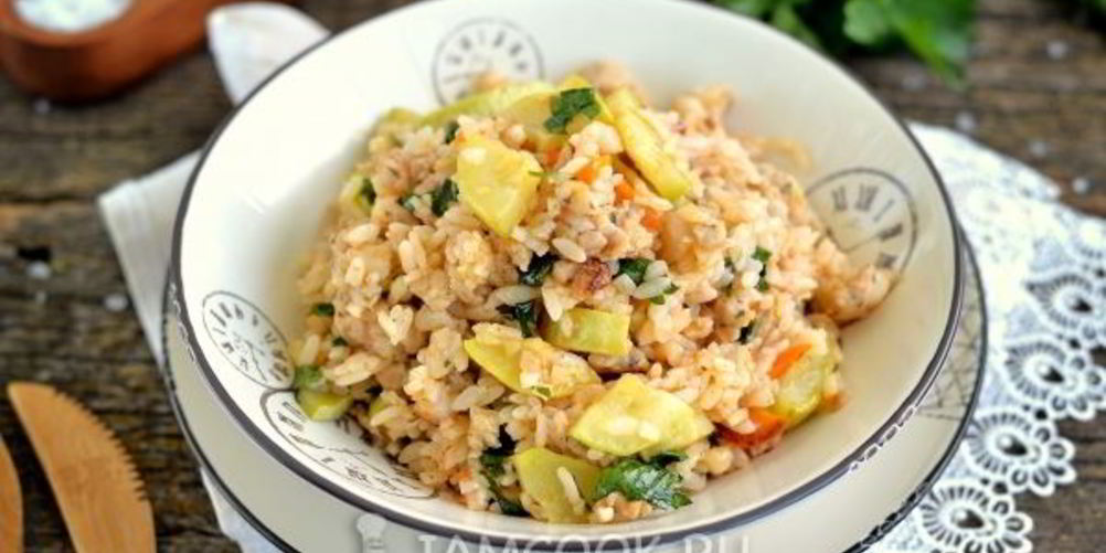 Как приготовить тушеные кабачки с фаршем и рисом