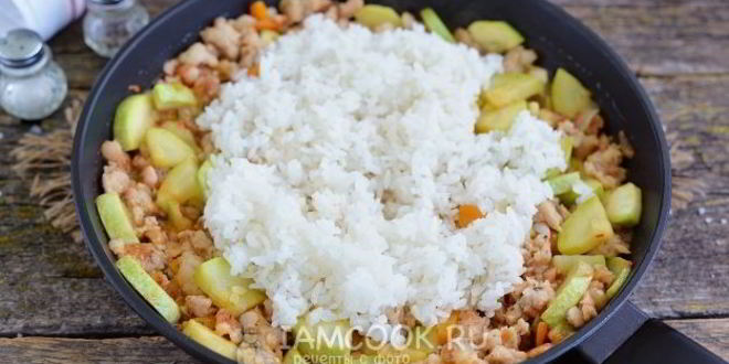 Рецепт тушеные кабачки с фаршем и рисом