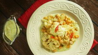 Рецепт Запеченная цветная капуста с ананасами и индийской заправкой