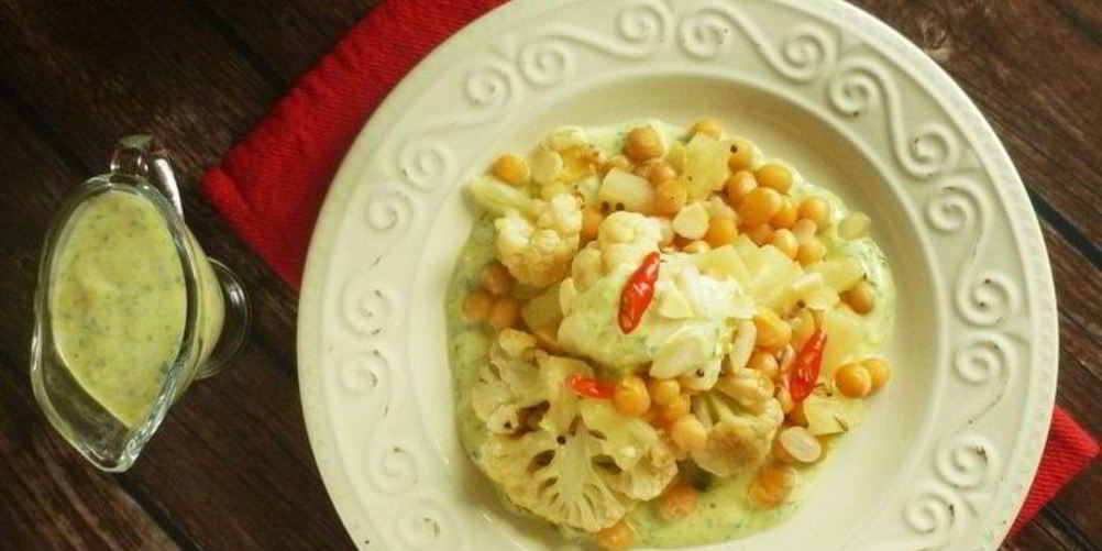 Как приготовить запеченная цветная капуста с ананасами и индийской заправкой