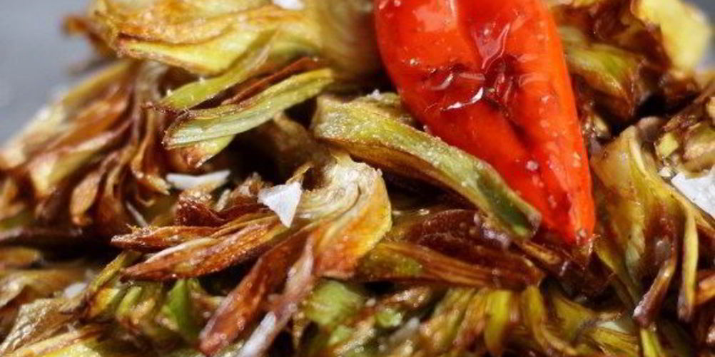 Рецепт тушеные артишоки с бобами и панчеттой по-итальянски