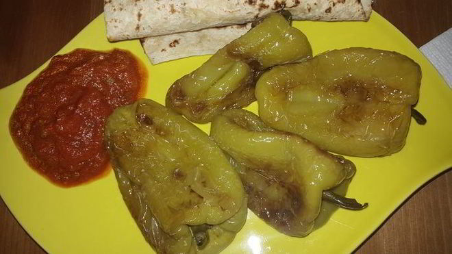 Рецепт Жареные перцы с томатным соусом Basilico