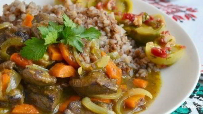 Рецепт Говяжья печень тушеная с луком и морковью