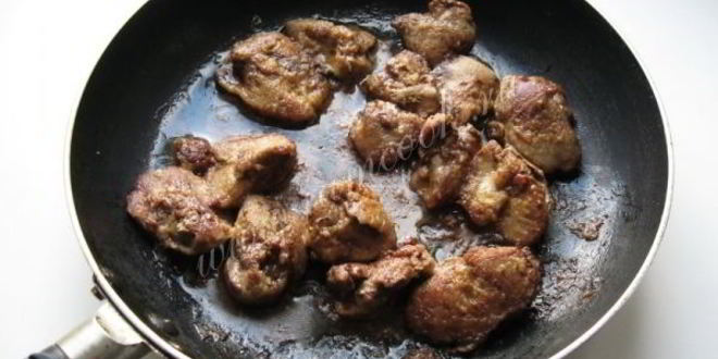 Рецепт куриная печень с грибами в сметане