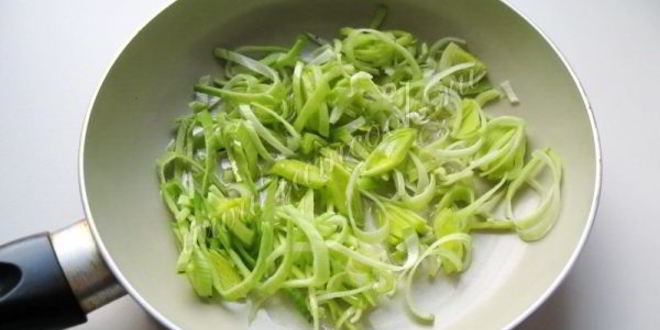 Рецепт куриная печень с грибами в сметане