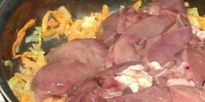 Рецепт куриная печень с луком и морковью