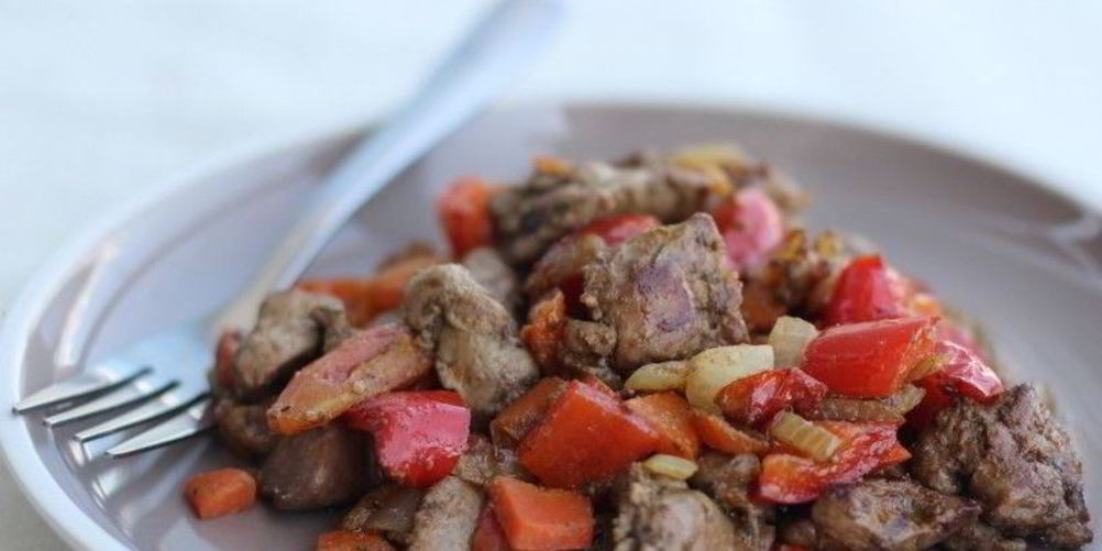 Как приготовить куриная печень с овощами