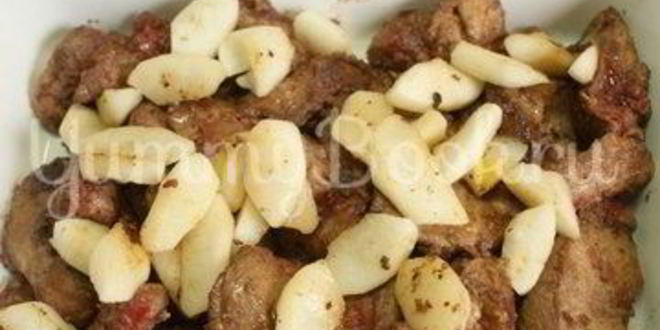 Рецепт куриная печень с яблоками