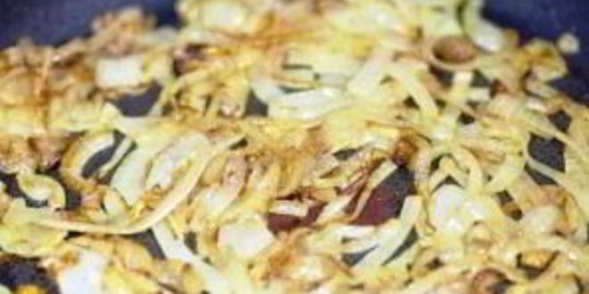 Рецепт куриная печень, жареная с луком