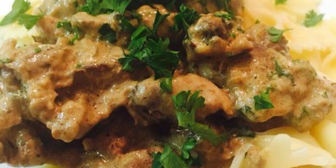 Рецепт куриные сердечки и печень, тушеные в сметане