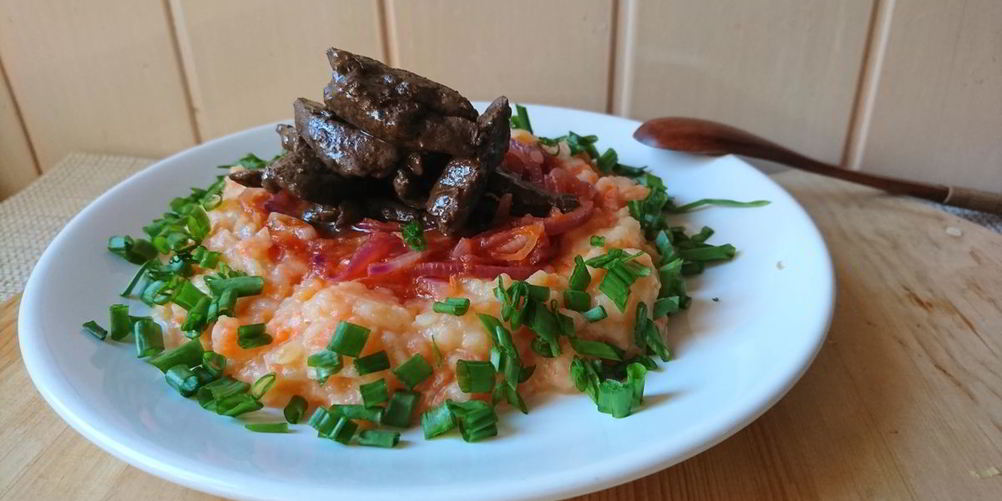 Как приготовить печень с овощным пюре